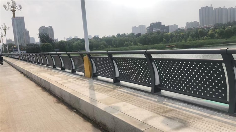 防撞护栏