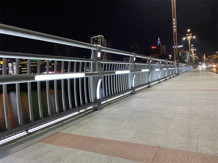 河流道路景不雅雕栏防撞栏库存微降价钱反弹 河流道路景不雅雕栏防撞栏库存微降价钱反弹